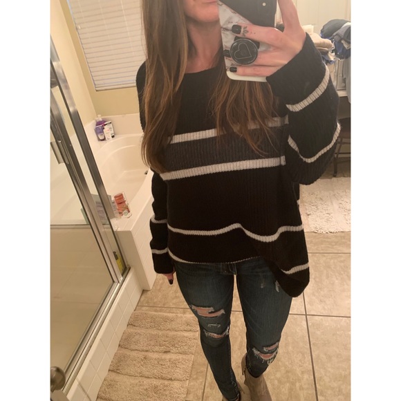 NWOT Vince sweater - Picture 2 of 5